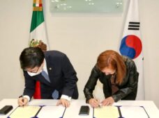 México arranca negociaciones con Corea del Sur para tratado de libre comercio