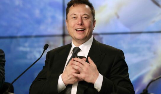 Acusan a Elon Musk de usar bots para salvar a Tesla