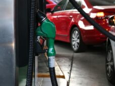 Hacienda garantiza estabilidad en el precio de la gasolina en la región fronteriza pese a escasez