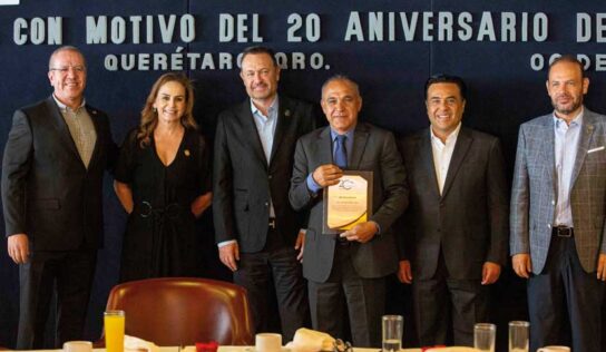 Conmemora Mauricio Kuri 20 aniversario de CANADEVI Querétaro
