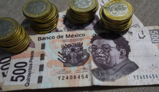 ‘Déjenme si estoy llorando’: Mexicanos no saben en qué se les va el dinero
