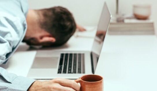 Trabajadores agotados: cómo aliviar el ‘burnout’ en la pospandemia