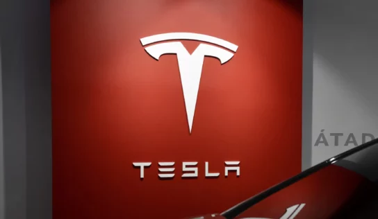 Retiran 1.1 millones de autos Tesla por fallas