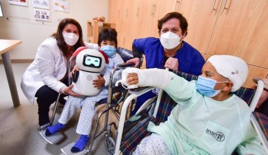 Robot ayuda a niños poder lidiar con el estrés durante las curaciones por quemaduras