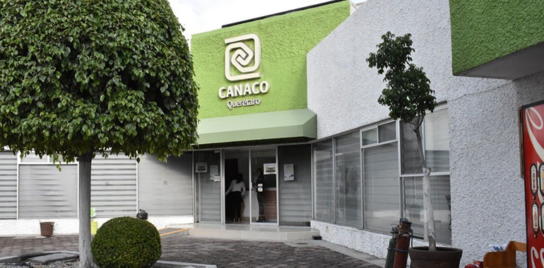 Dialoga CANACO Querétaro con empresas repartidoras ante próxima prohibición de transporte de carga en el Centro Histórico