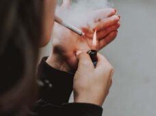 Empresarios acusan que nueva ley del tabaco en México perjudica a comercios