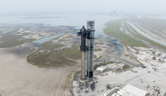 SpaceX cancela 1er intento de lanzamiento de nuevo cohete