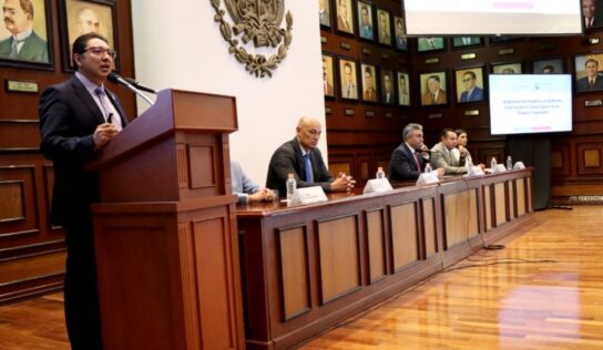 Contraloría de Querétaro entrega designaciones a titulares de despachos de auditoría externa