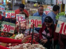 Inflación en México se aceleró sorpresivamente en primera quincena de enero