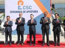 Celebra el alcalde Manuel Montes la llegada de la empresa Chang Sung Corporation a la Colón